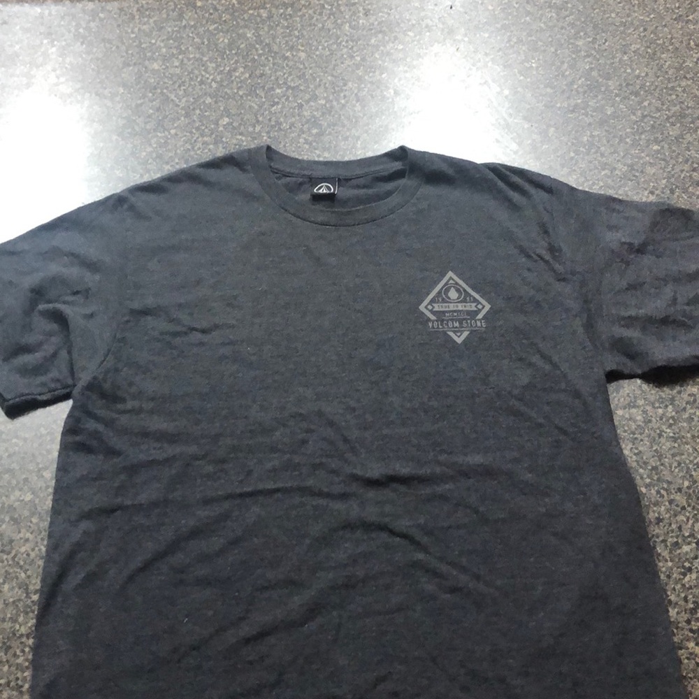 Mens Volcom T shirt